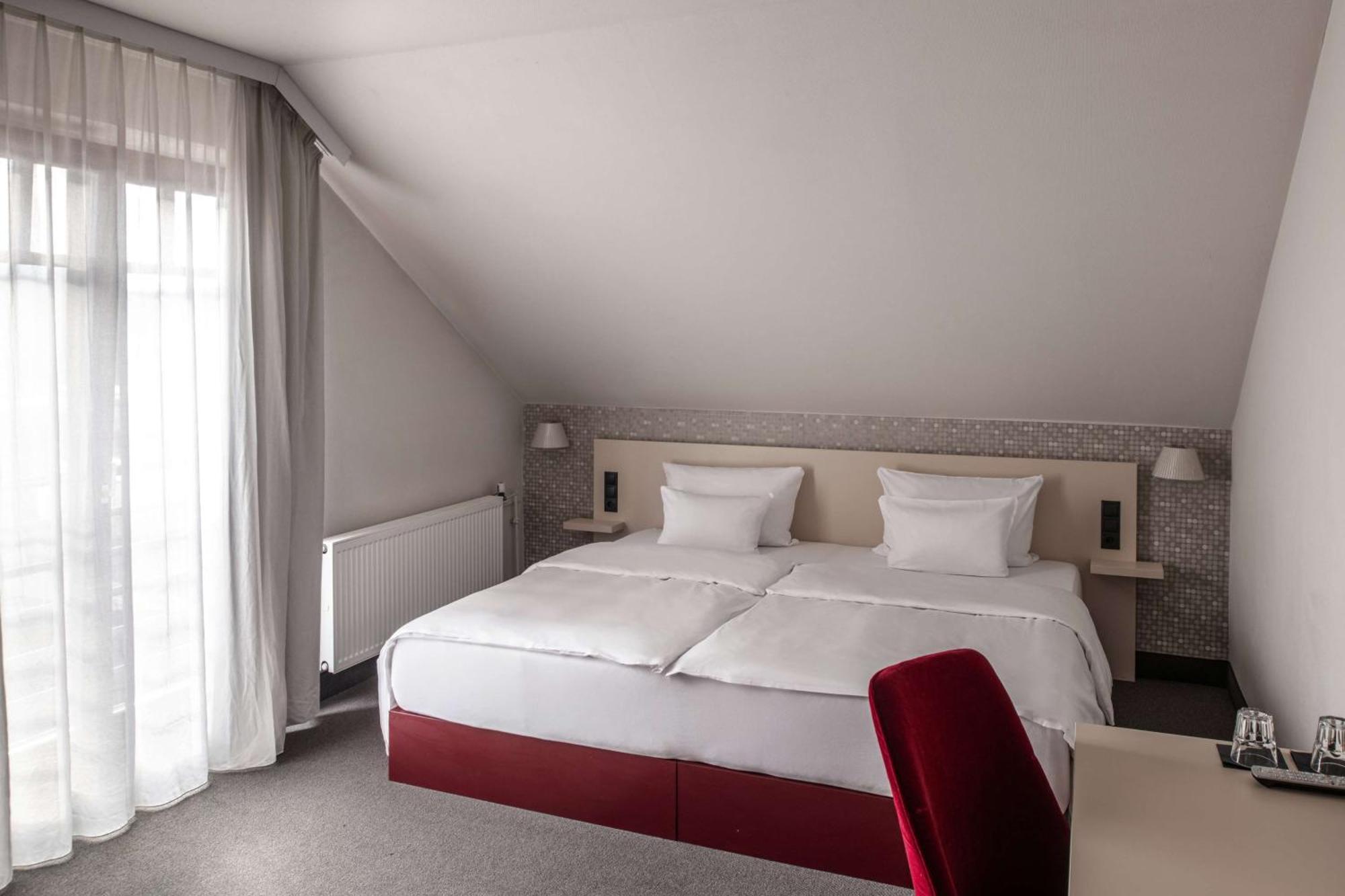 เพนตะโฮเต็ล ไอส์แนช Hotel ไอเซนัค ภายนอก รูปภาพ