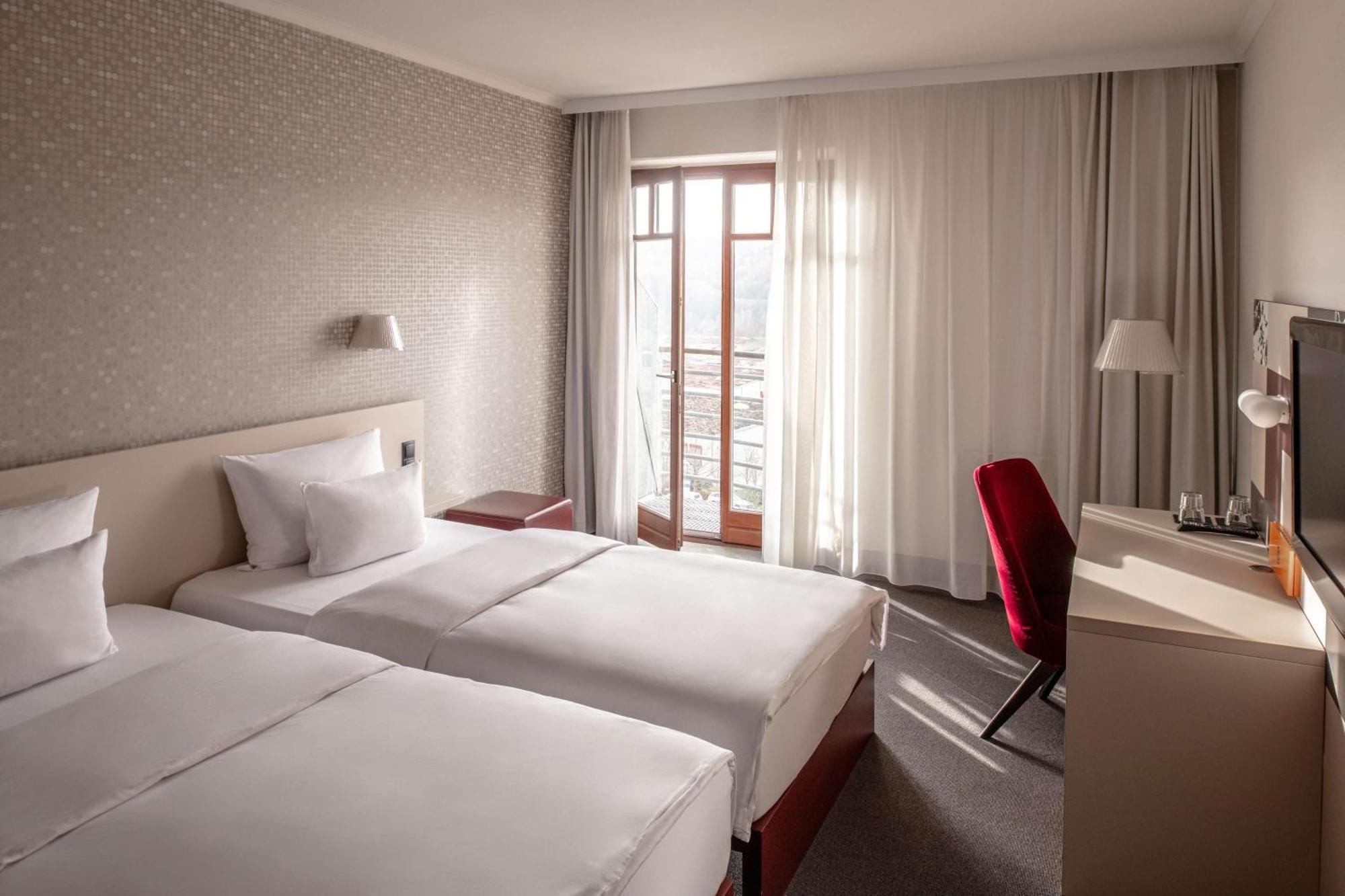 เพนตะโฮเต็ล ไอส์แนช Hotel ไอเซนัค ภายนอก รูปภาพ