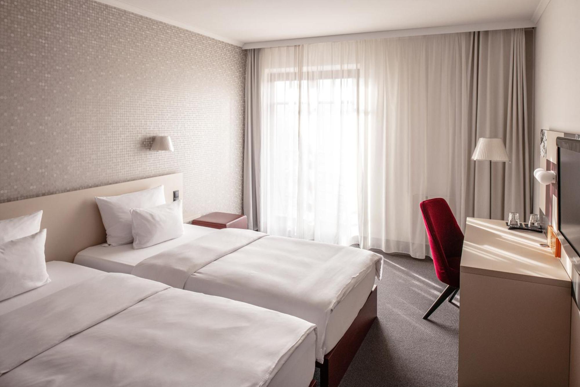 เพนตะโฮเต็ล ไอส์แนช Hotel ไอเซนัค ภายนอก รูปภาพ